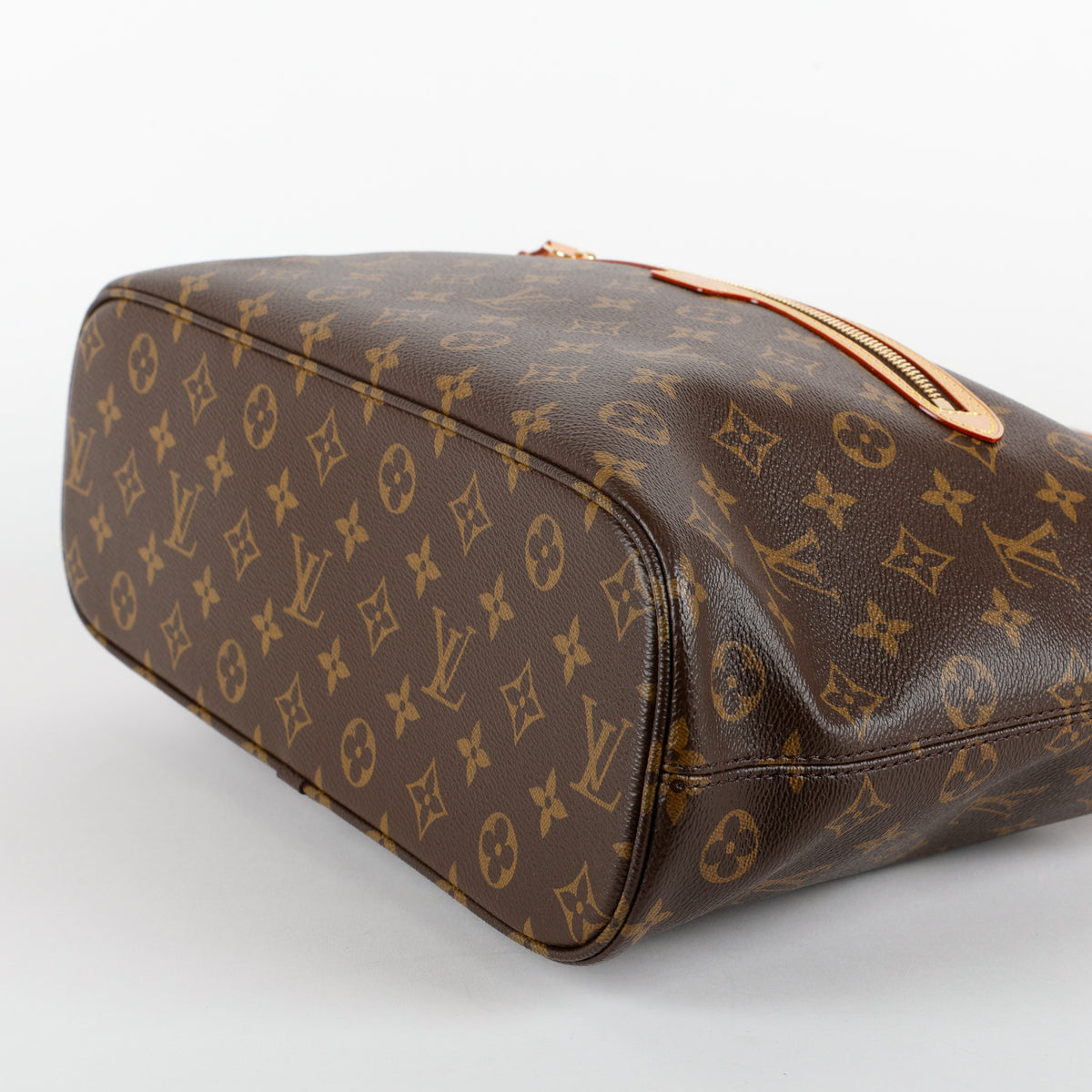 Line Up MM, Monogram