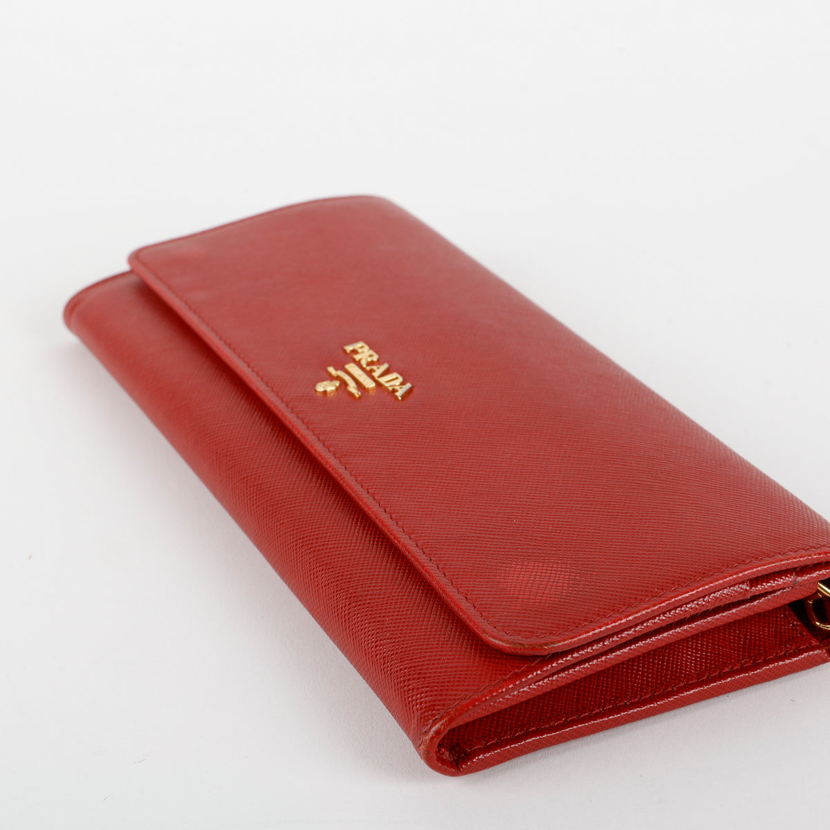 Wallet on Chain, Red Saffiano