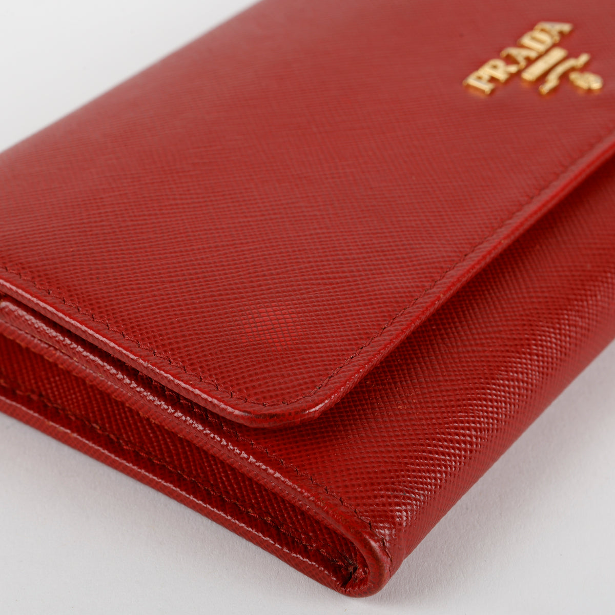 Wallet on Chain, Red Saffiano