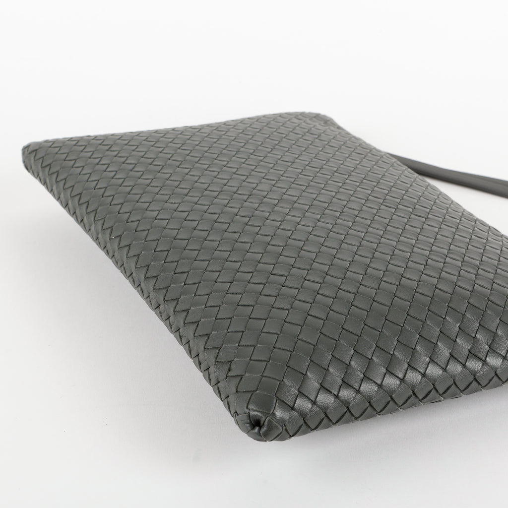 Large Intrecciato Zipped Wristlet, Grey