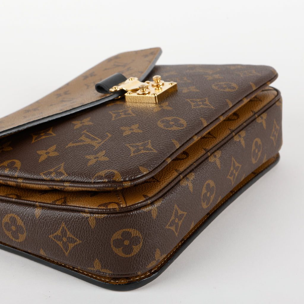 Pochette Metis, Reverse Monogram