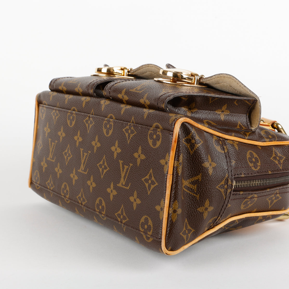 Manhattan PM, Monogram