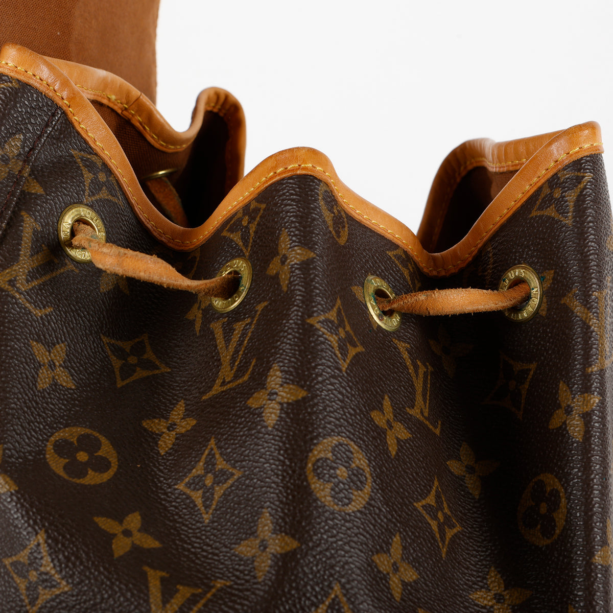 Montsouris GM, Monogram
