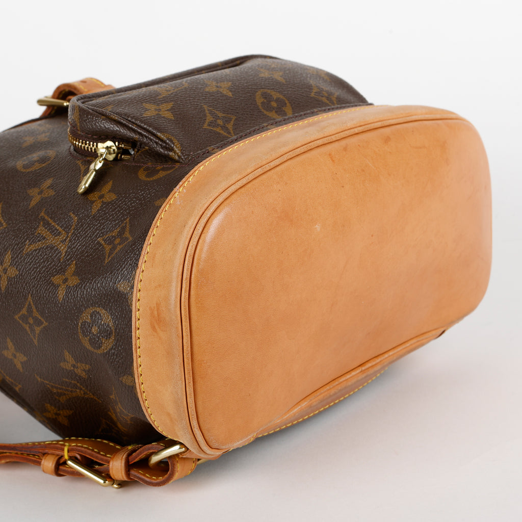 Montsouris PM, Monogram