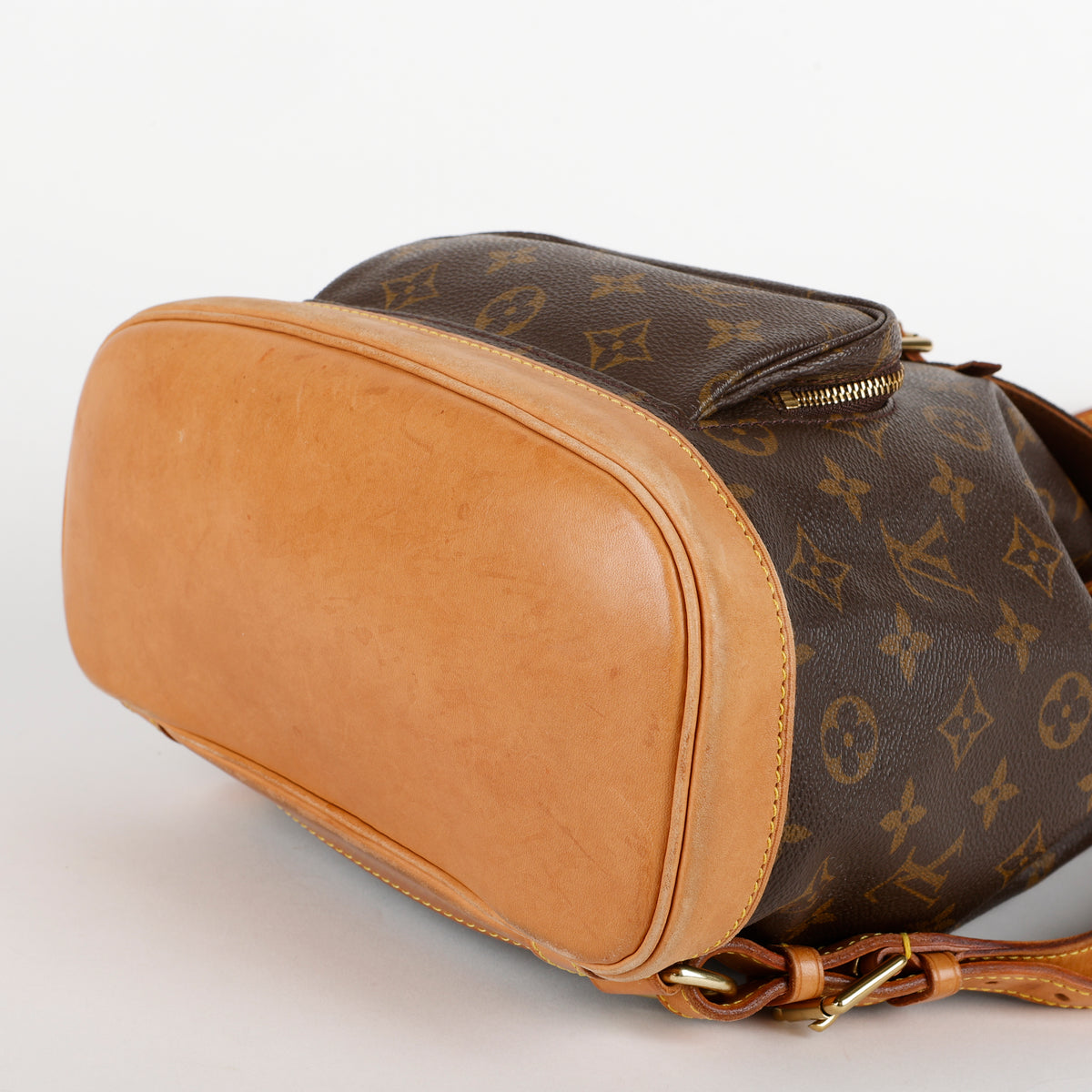 Montsouris PM, Monogram