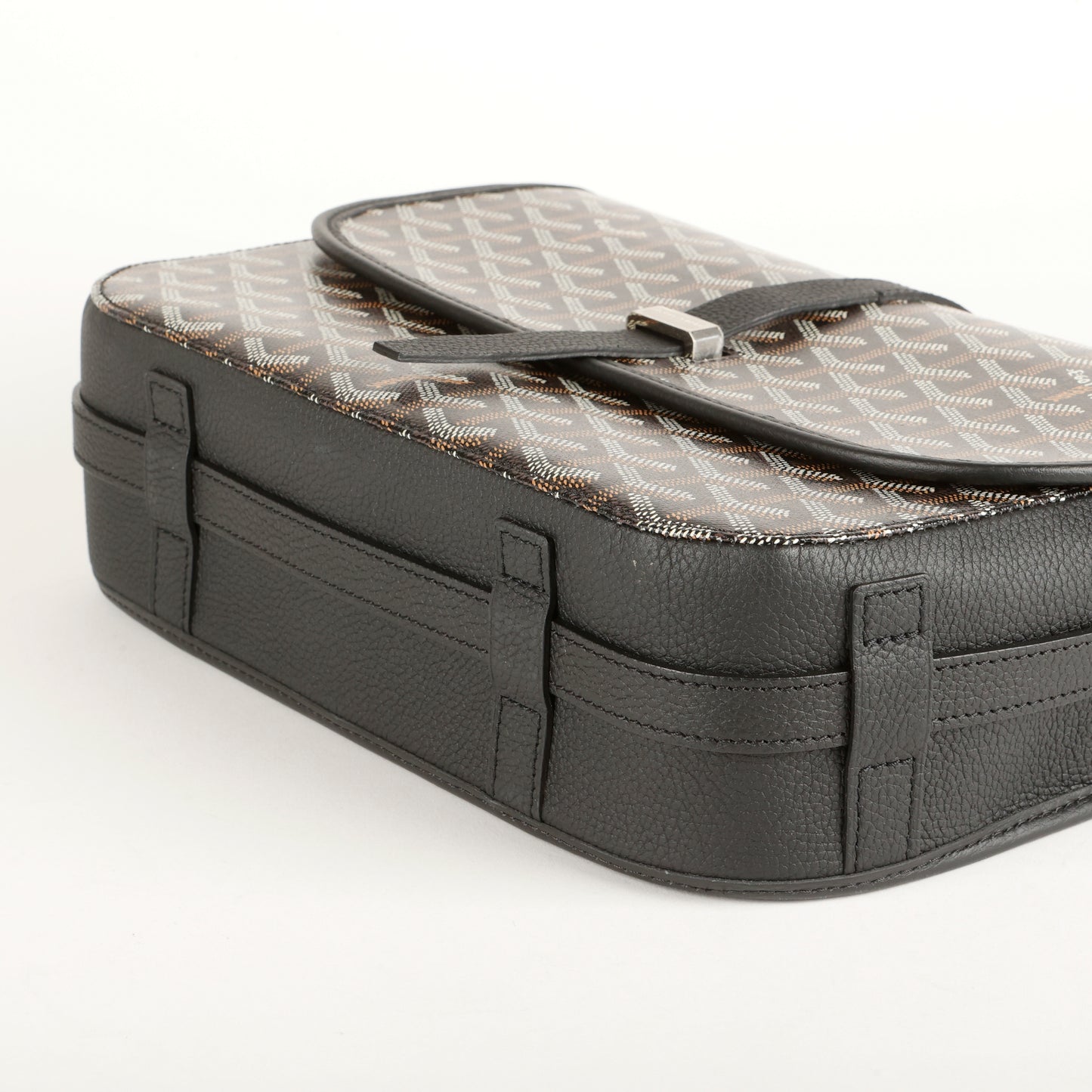 Belvedere II MM Messenger Black