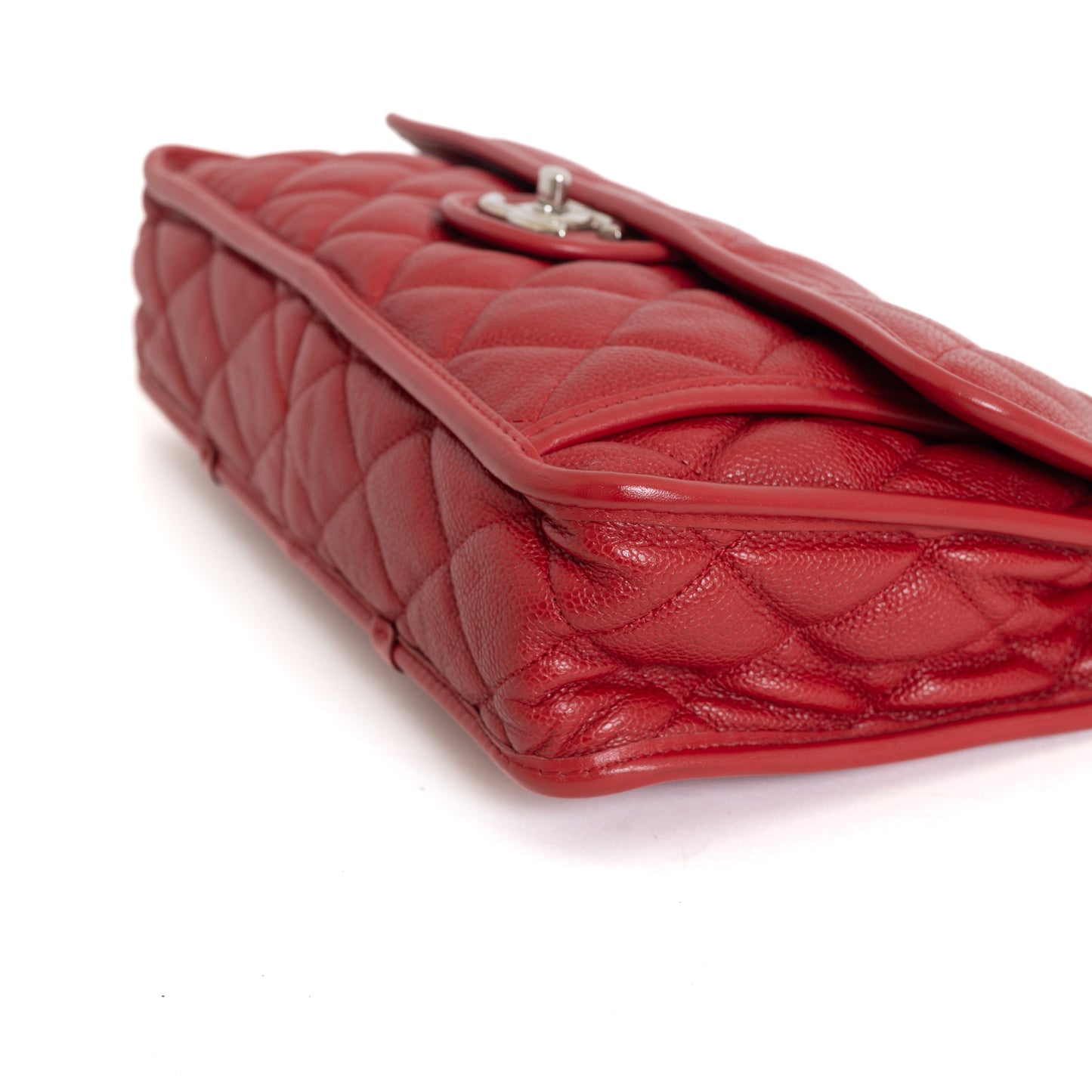 Medium Riviera Flap Bag Calfskin Caviar, Red 7584