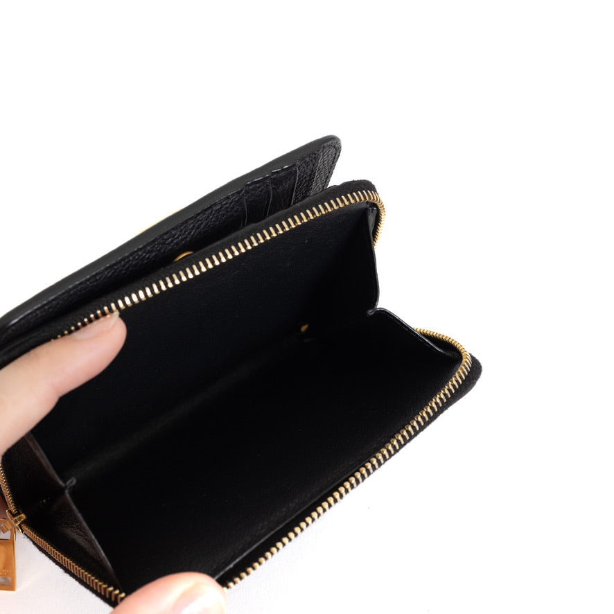 Cassandra Line Compact Wallet 7605