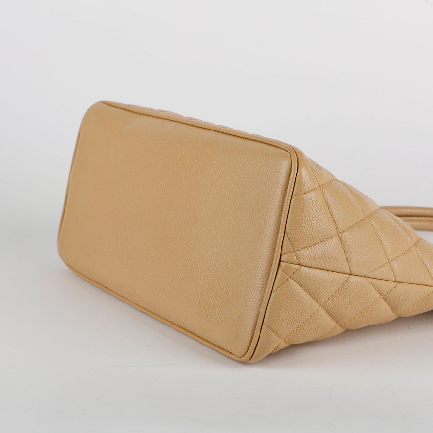 Medium Medallion, Beige Caviar 11958