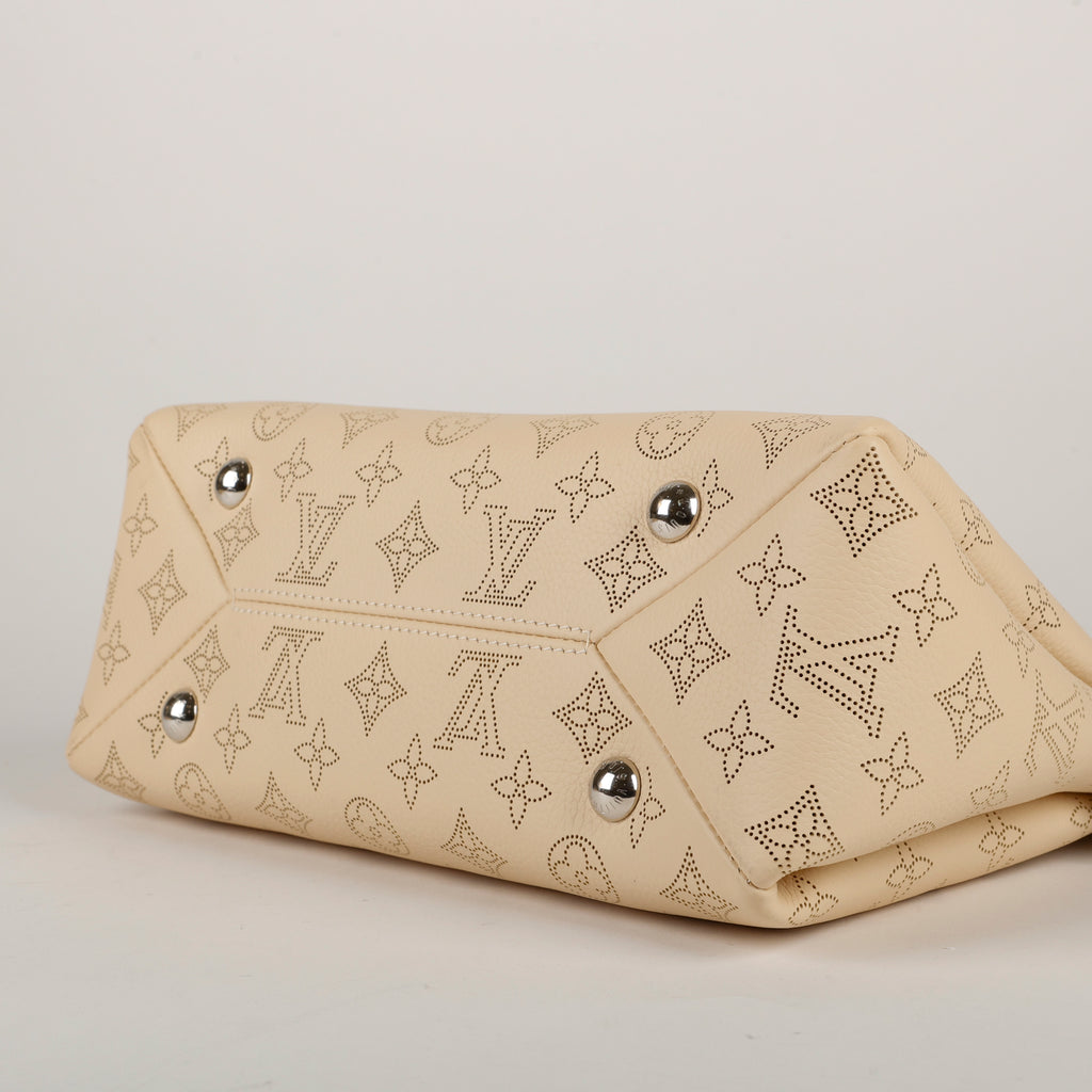 Hand It All PM, Cream Mahina Calfskin