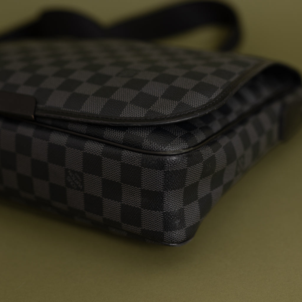 District PM, Damier Graphite 9370