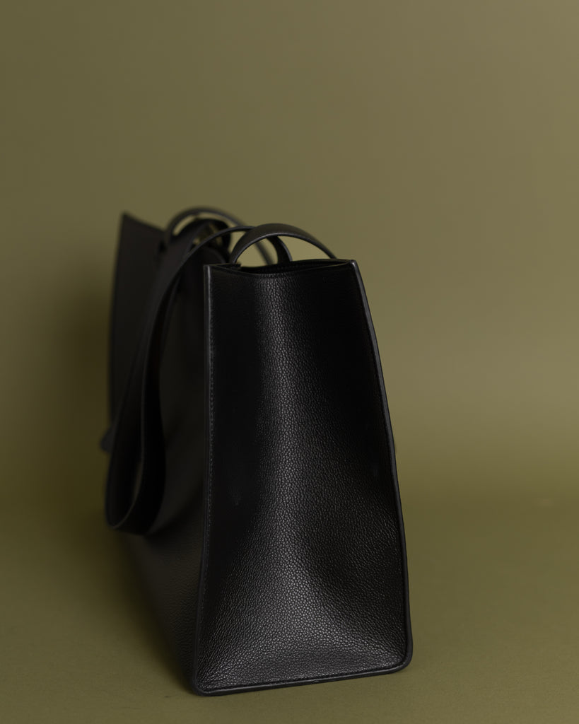 Cabas 16 in Black Supple Grained Calfskin 9100