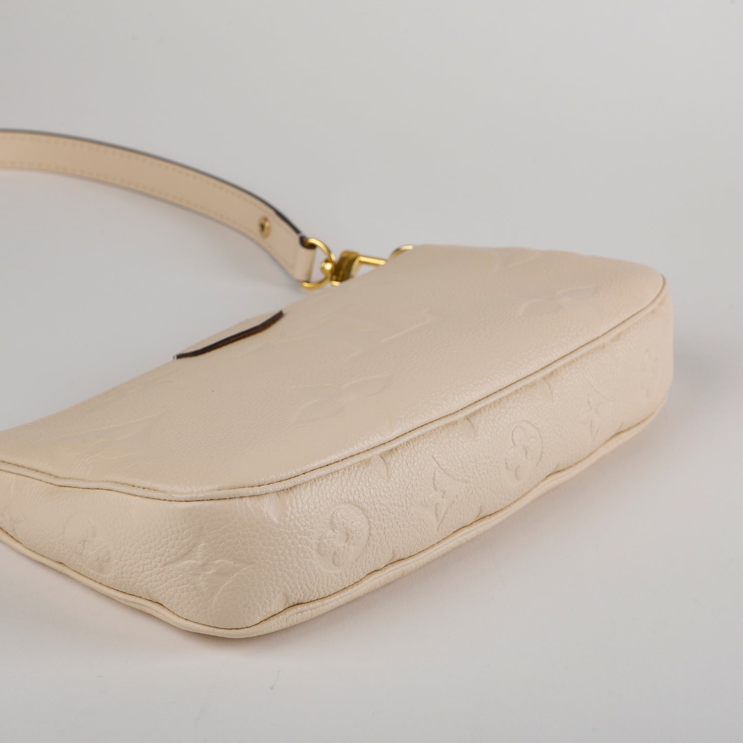 Multi Pochette Accessories, Cream Empreinte