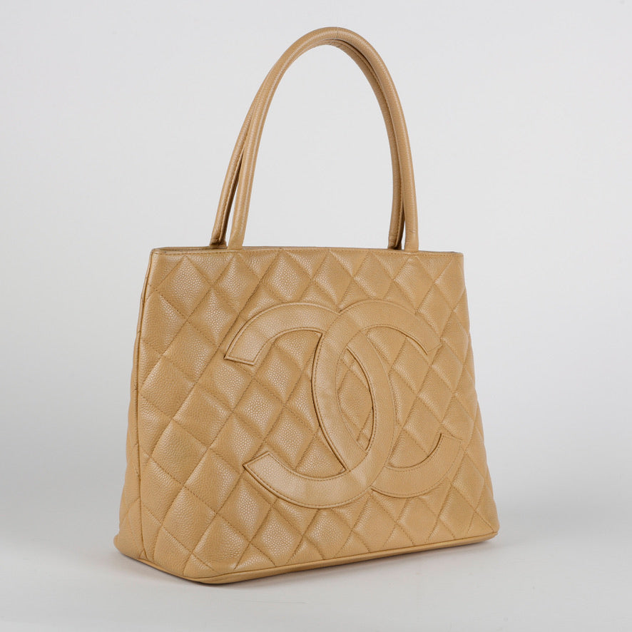 Medium Medallion, Beige Caviar 11958