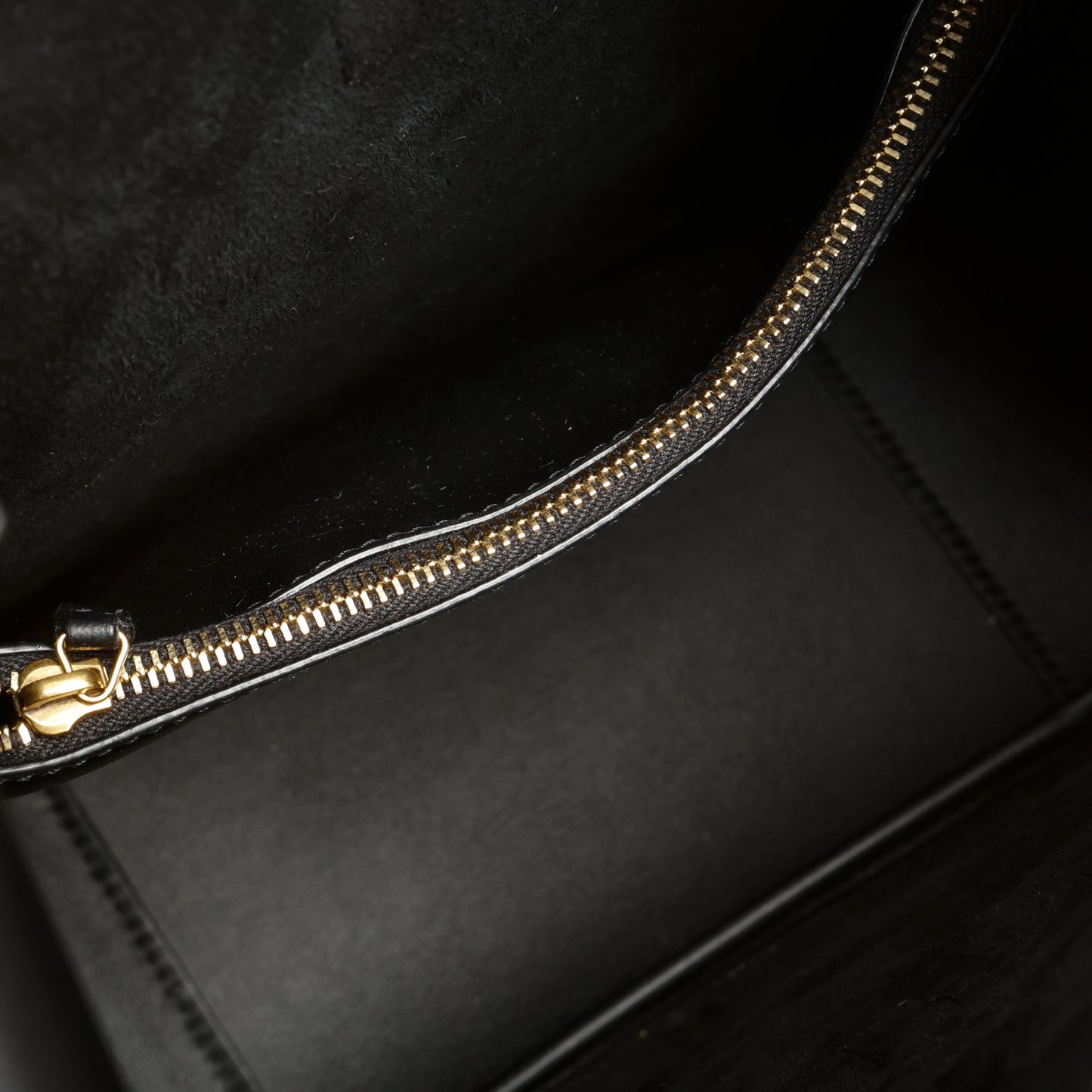 Small LE 5 à 7 Hobo, Black Grained Leather