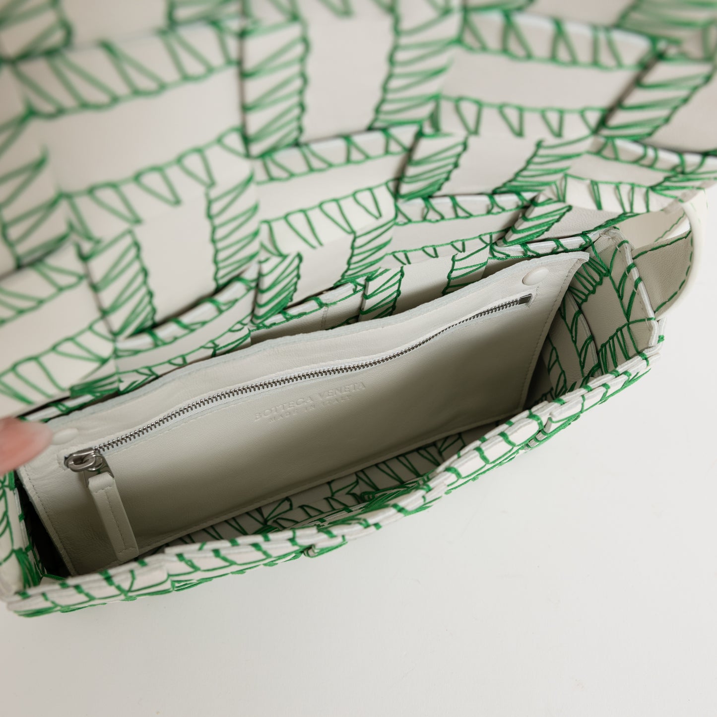 Cassette Shoulder Bag Green White 6100