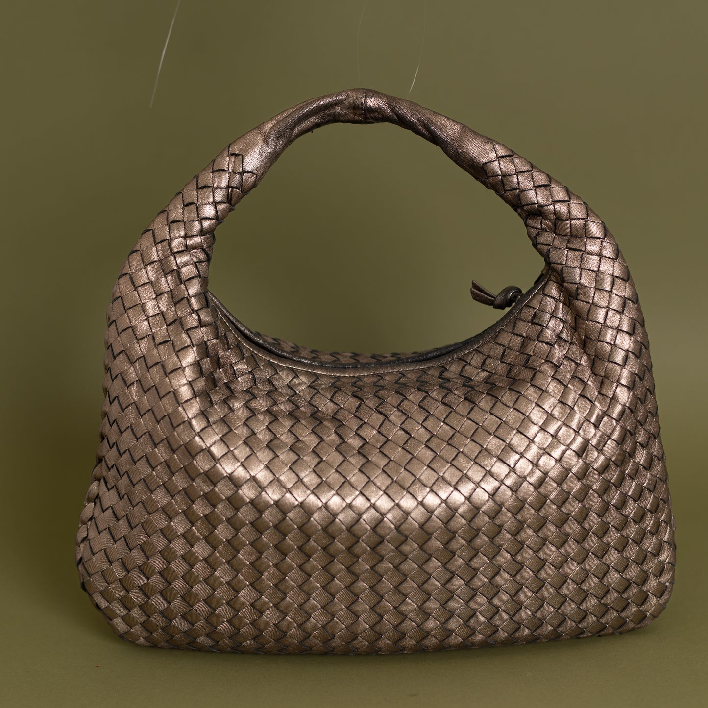 Medium Intrecciato Hobo, Metallic Gold 9414