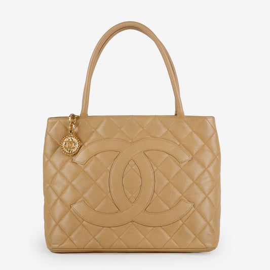 Medium Medallion, Beige Caviar 11958