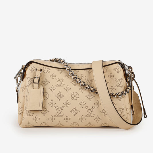 Hand It All PM, Cream Mahina Calfskin
