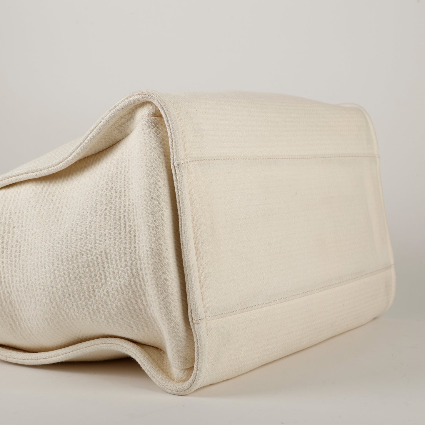 Large Deauville, White Canvas