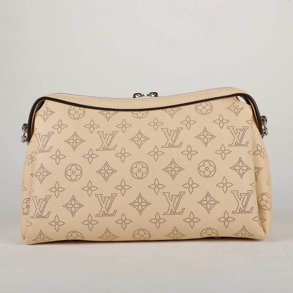Hand It All PM, Cream Mahina Calfskin