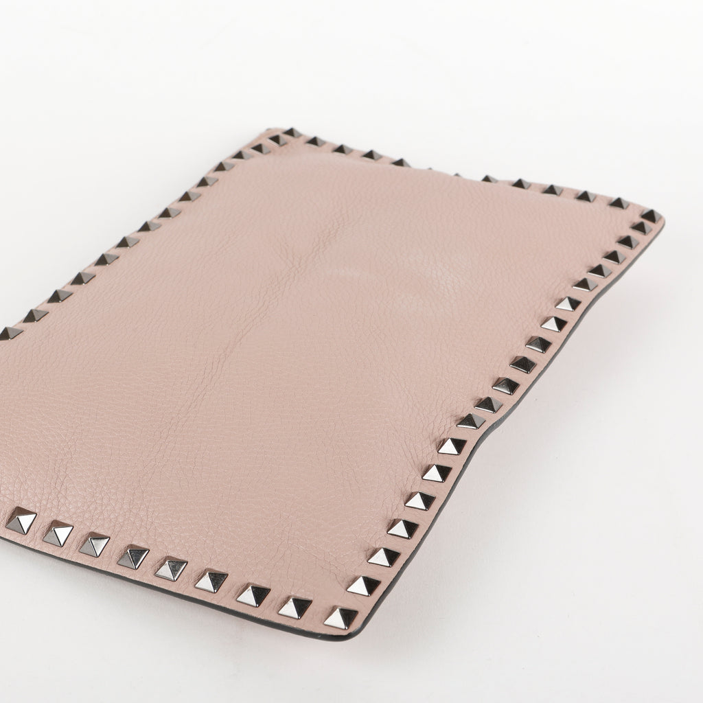 Medium Rockstud Zip Clutch, Mauve