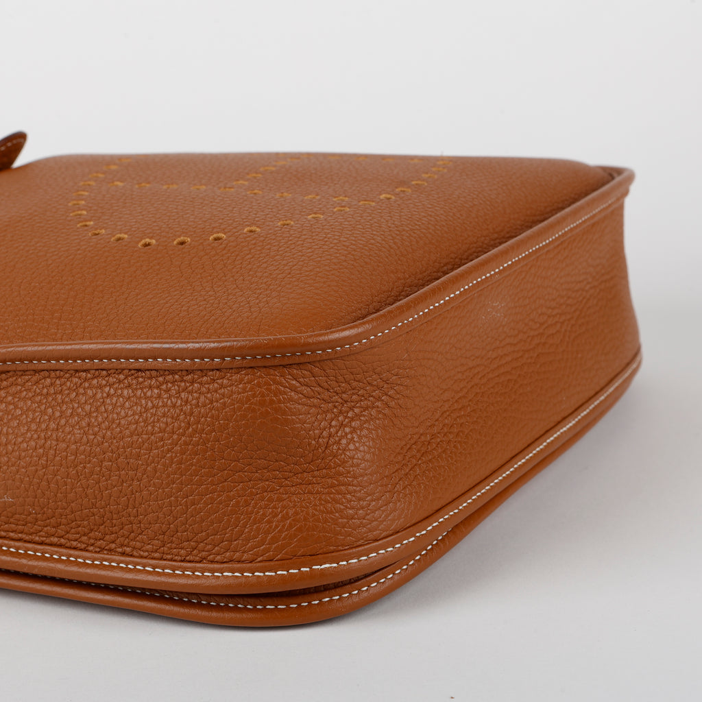 Evelyne PM III, Gold Clemence