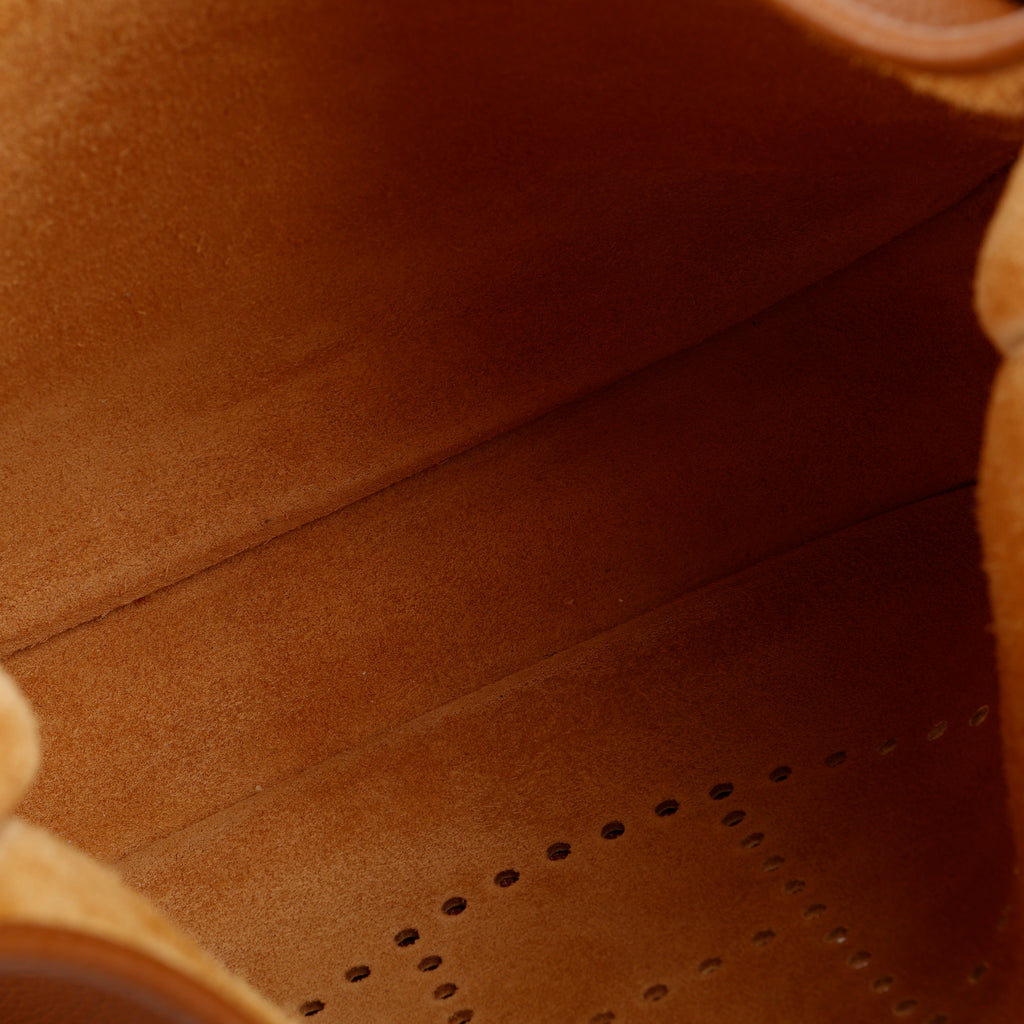 Evelyne PM III, Gold Clemence