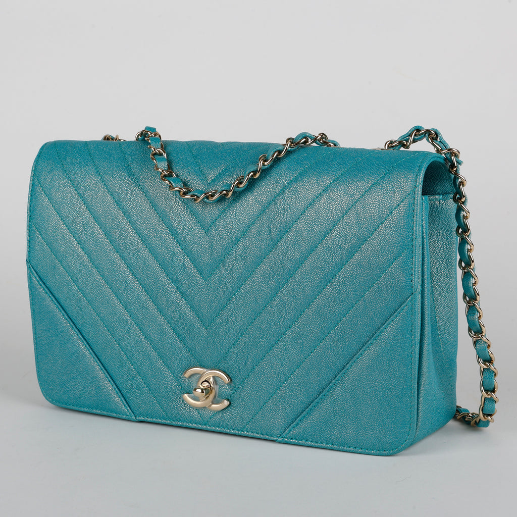 Medium Chevron Single Flap, Iridescent Turquoise Caviar