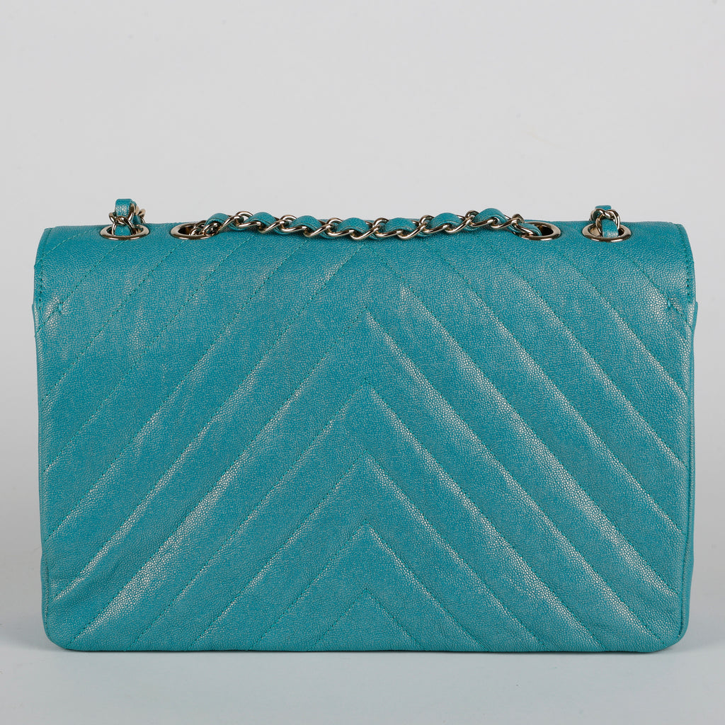 Medium Chevron Single Flap, Iridescent Turquoise Caviar