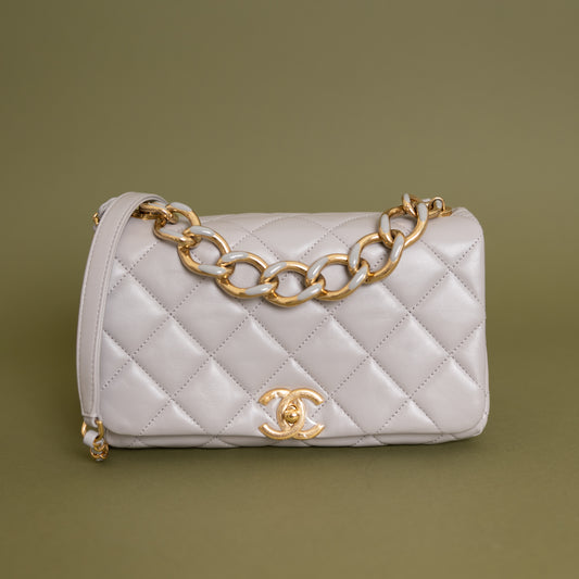 Quilted Color Match Flap, Grey