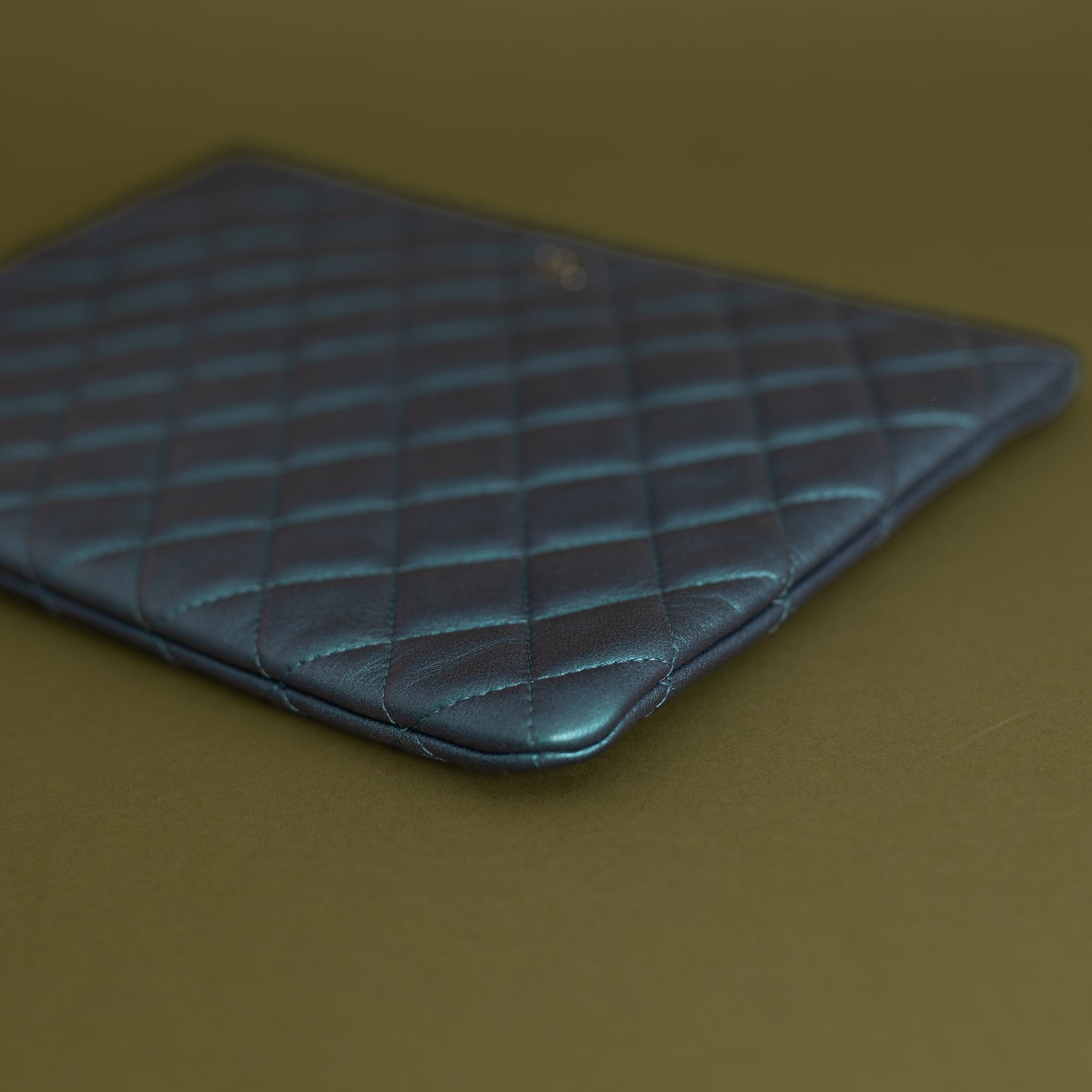 Medium O Case Lambskin, Turquoise Iridescent 8896