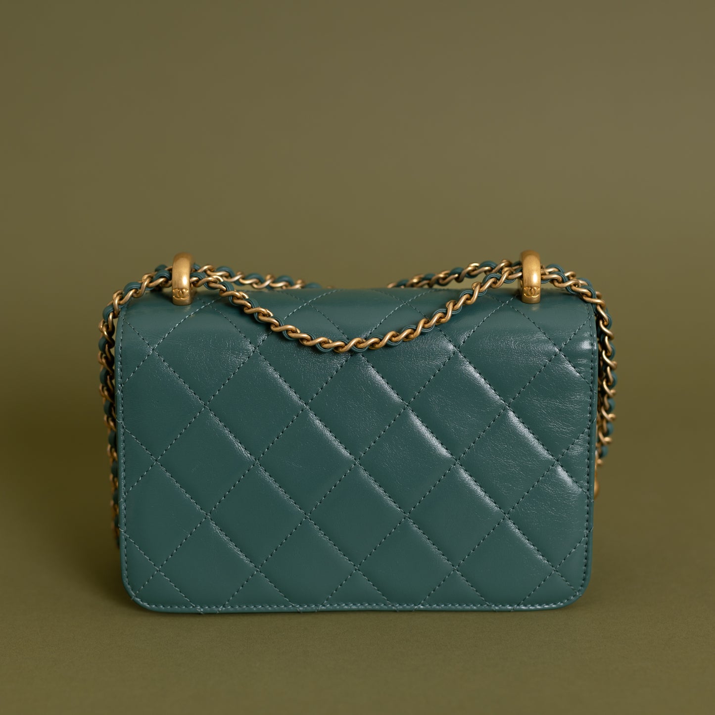 Calfskin Quilted Perfect Fit Flap Green