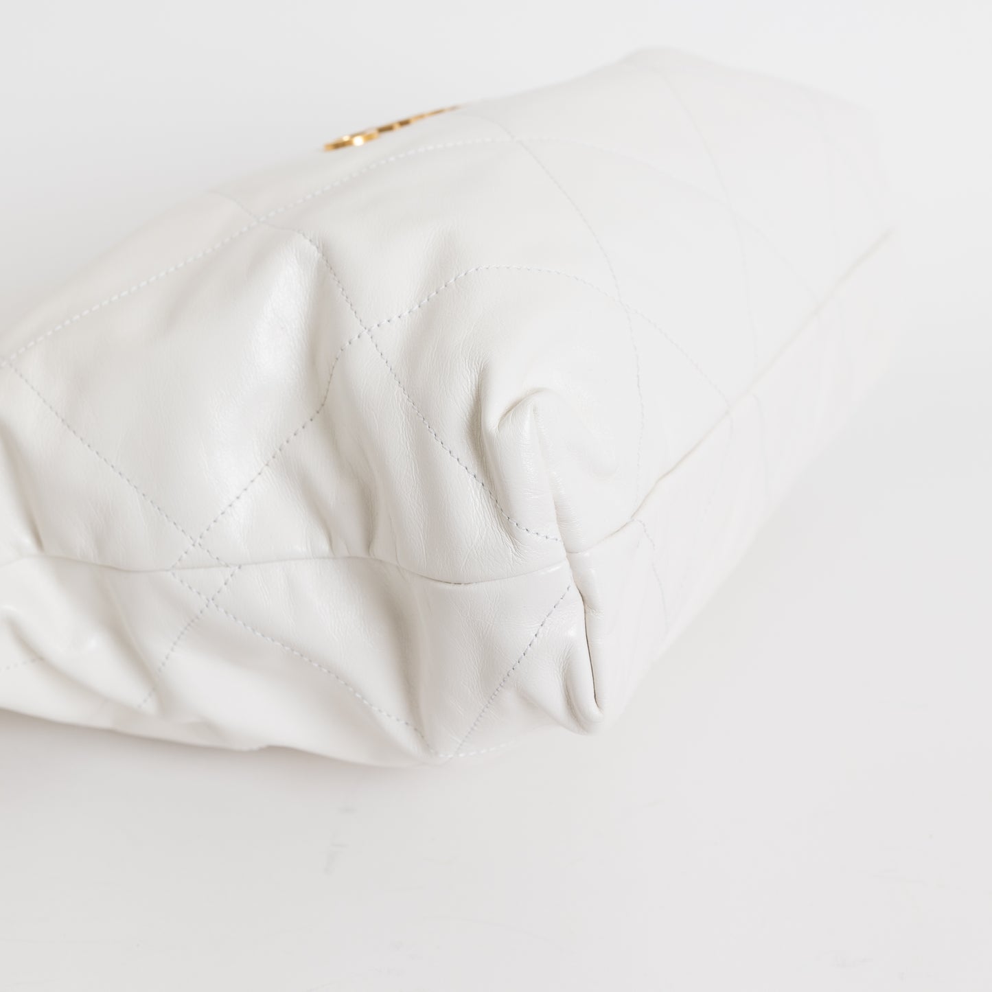 Medium 22, White Lambskin