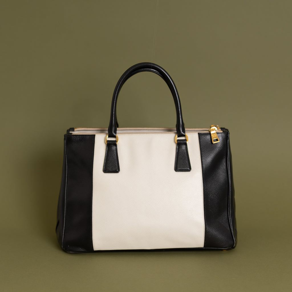 Medium Saffiano Galleria, Bicolor Black White 9383